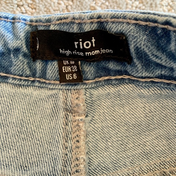 Missguided Riot Ripped Mom Jeans - Picture 7 of 12